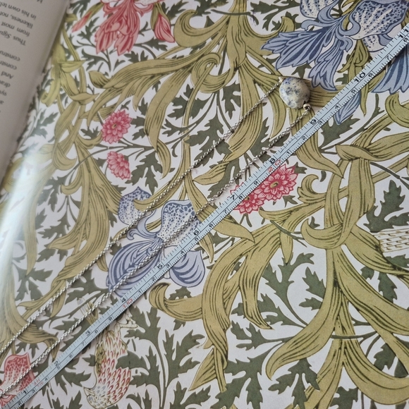 Lapiz Lazuli Pendant On A Silver   Necklace - Picture 9 of 9